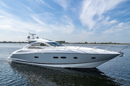 Verhuur Motorboot Sunseeker Portofino 53 Napels