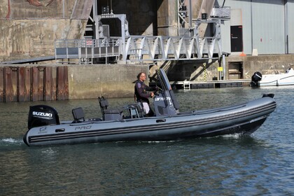 Verhuur RIB ZODIAC PRO 7 2022 Lorient