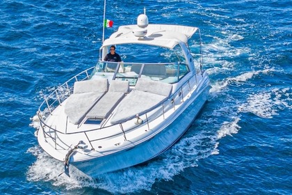 Rental Motorboat Sea Ray Sundancer La Paz
