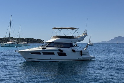 Rental Motorboat Jeanneau Prestige 350 fly Antibes