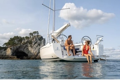 Location Voilier Beneteau Oceanis 37.1 Easy Liberté Arzon