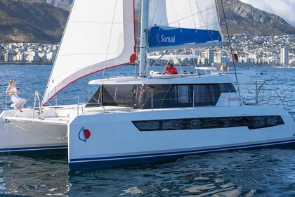 Rental Catamaran  Sunsail 424/4/4 Mahé
