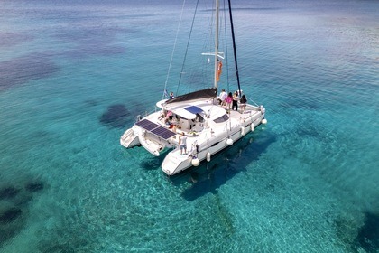 Alquiler Catamarán Fountaine Pajot Lavezzi 40 Calcídica
