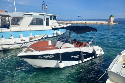 Location Bateau à moteur Barracuda 545 Makarska