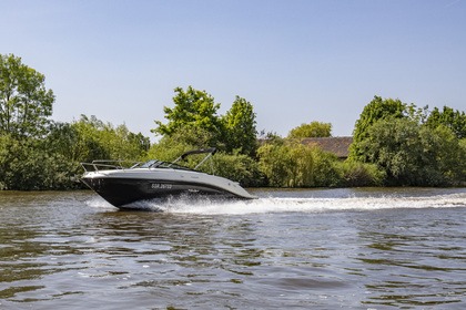 Hire Motorboat Sea Ray 230 SS Ghent