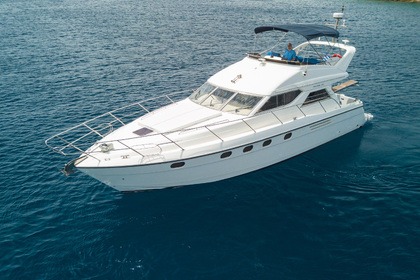 Charter Motor yacht Azimut Azimut 47 Glyfada