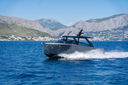 Charter Motorboat COLNAGO 35 Split