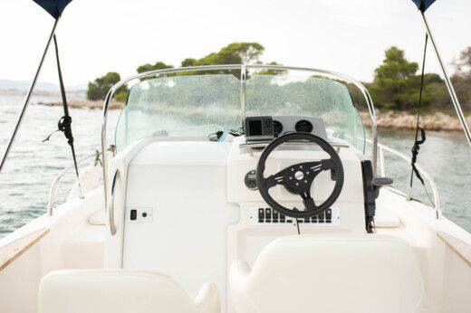 Općina Sveti Filip I Jakov Motorboat SESSA MARINE KEY LARGO 22 alt tag text