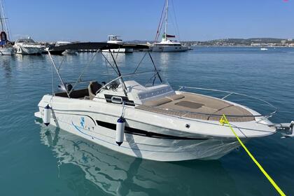 Hire Motorboat Pacific Craft 700 SUN CRUISER St-Laurent-du-Var
