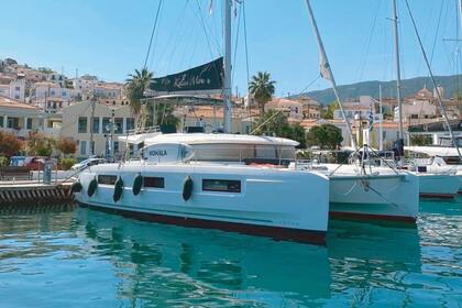 Charter Catamaran Lagoon Lagoon 46 Alimos