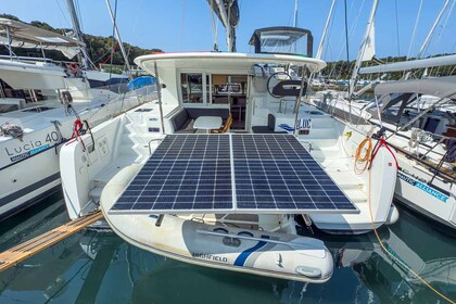 Rental Catamaran Lagoon-Bénéteau Lagoon 40 - 4 + 2 cab Pula