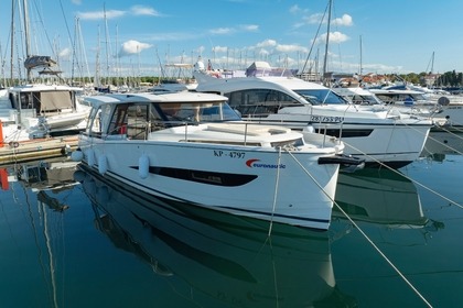 Hire Motorboat  Greenline 39 Biograd na Moru