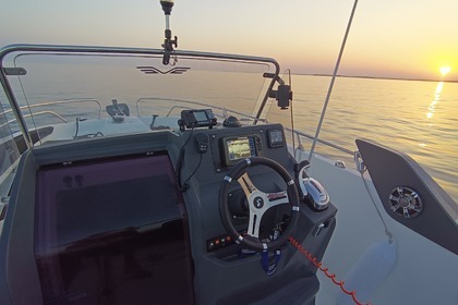 Verhuur Motorboot Beneteau Flyer 7.7 spacedeck Agde