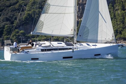 Charter Sailboat Dufour Yachts Dufour 430 Skradin