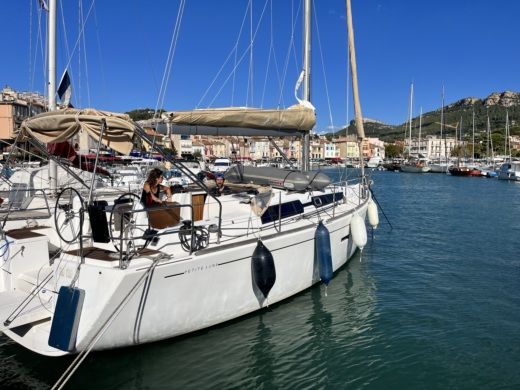 Marsella Sailboat DUFOUR 375 Grand large alt tag text