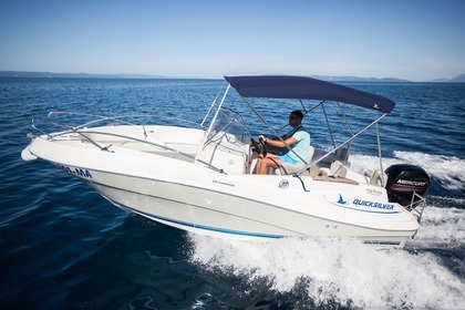 Hire Motorboat QUICKSILVER Commander 635 Tučepi