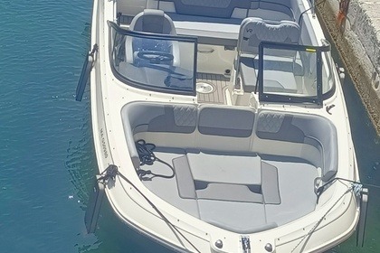 Location Bateau à moteur Bayliner VR5 bowrider Saint-Raphaël