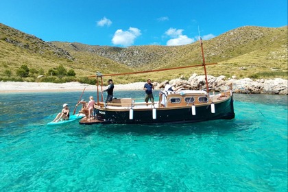 Charter Motorboat Capeador SAURA 40 Pollença
