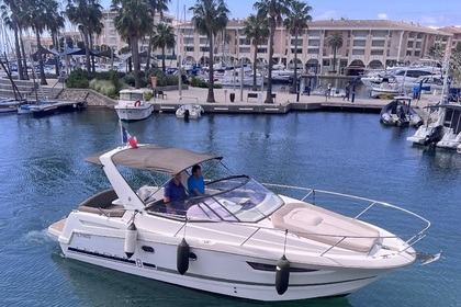 Location Bateau à moteur Jeanneau Leader 8 Fréjus