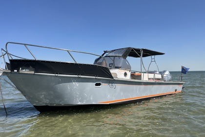 Hire Motorboat Dufour Beacher V9 Cap Ferret