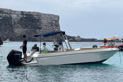 Hire Motorboat Seabird Seabird 24 Malta