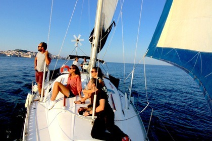 Hire Sailboat Beneteau Oceanis Clipper 38 Lisbon