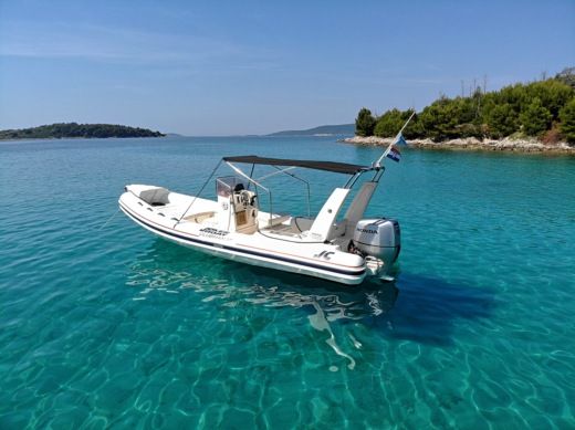 charter-joker-boat-clubman-22-rib-2016-in-trogir-scansail