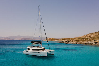 Charter Catamaran Lagoon Lagoon 450f Naxos