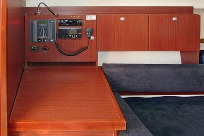 Rental Sailboat Hanse Hanse 315 Breege