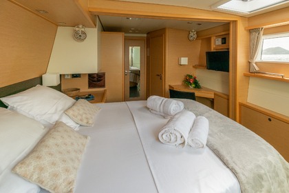 Charter Catamaran  Lagoon 560 Ajaccio