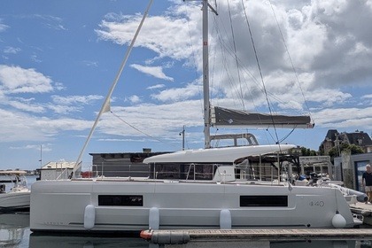 Rental Catamaran  LAGOON 40 - 3 Cabines Pointe-a-Pitre