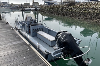 Charter Motorboat Boston Whaler Guardian 22 Les Sables-d'Olonne