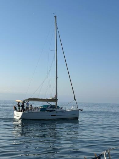 Marselha Sailboat Dufour Dufour 350 Gl alt tag text