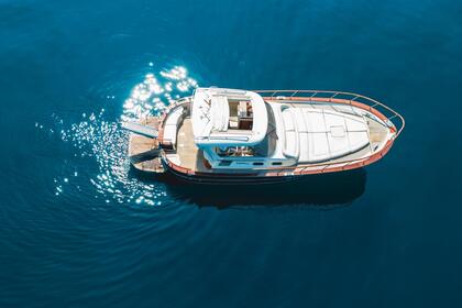 Noleggio Barca a motore Gozzo Fratelli Aprea 36 Sorrento