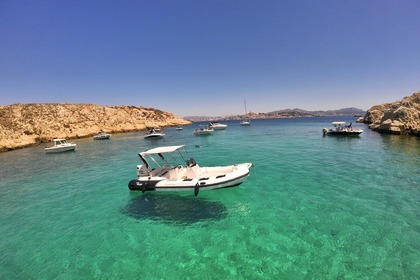 Charter RIB Ranieri Cayman Old Port of Marseille