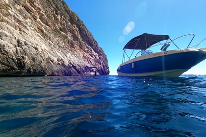 Charter Motorboat Speedy Cayman Donautica Santa Maria di Leuca