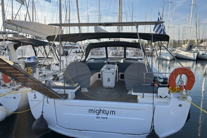 Hire Sailboat Beneteau Oceanis 51.1 Athens