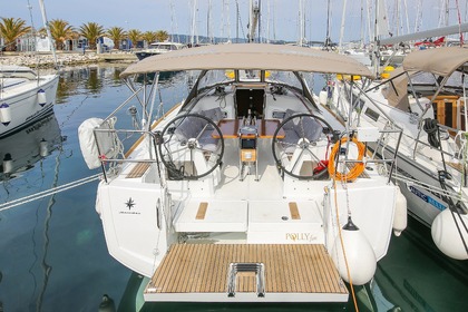 Charter Sailboat Jeanneau Sun Odyssey 349 Marina Hramina