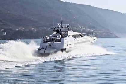 Noleggio Yacht a motore Baglietto Ischia 80 La Spezia