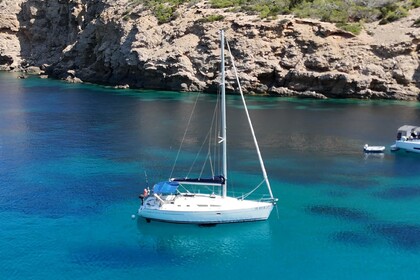 Hire Sailboat Jeanneau Sun Odyssey 37 Barcelona