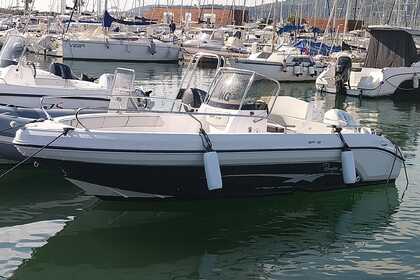 Hire Motorboat RANIERI INTERNATIONAL VOYAGER 19S La Spezia