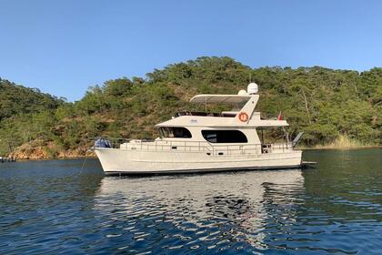 Verhuur Motorjacht Custom Built Motoryacht Göcek