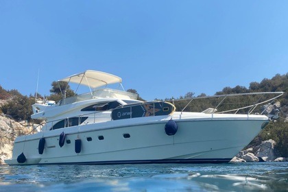 Aluguel Lancha Ferretti 53 flybridge Atenas