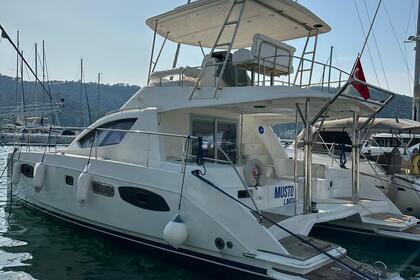 Rental Catamaran Robertson & Caine Leopard 39 Powercat Tivat