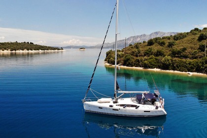 Hire Sailboat Jeanneau SunOdyssey 42DS Lefkas Marina