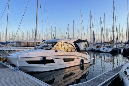 Hire Motorboat Beneteau Antares Brest