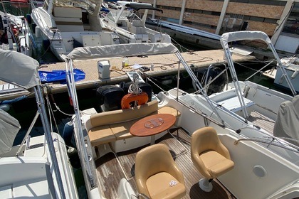 Hire Motorboat Jeanneau 755 WA Marseille