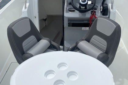 Location Bateau à moteur Jeanneau Cap Camarat 6.5 Cc Juan les Pins