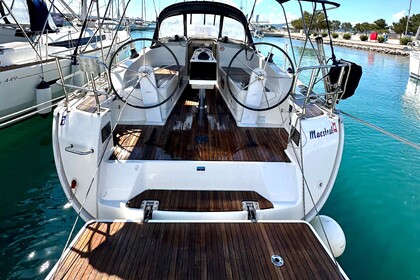 Rental Sailboat Bavaria Bavaria Cruiser 37  Sukošan