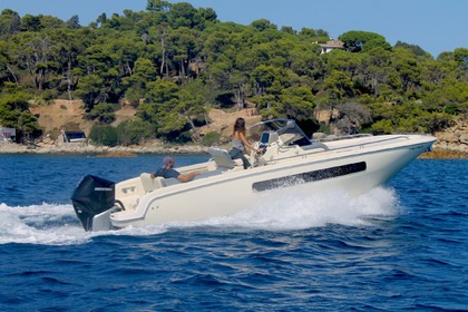 Alquiler Lancha Invictus CX 270 Palamós